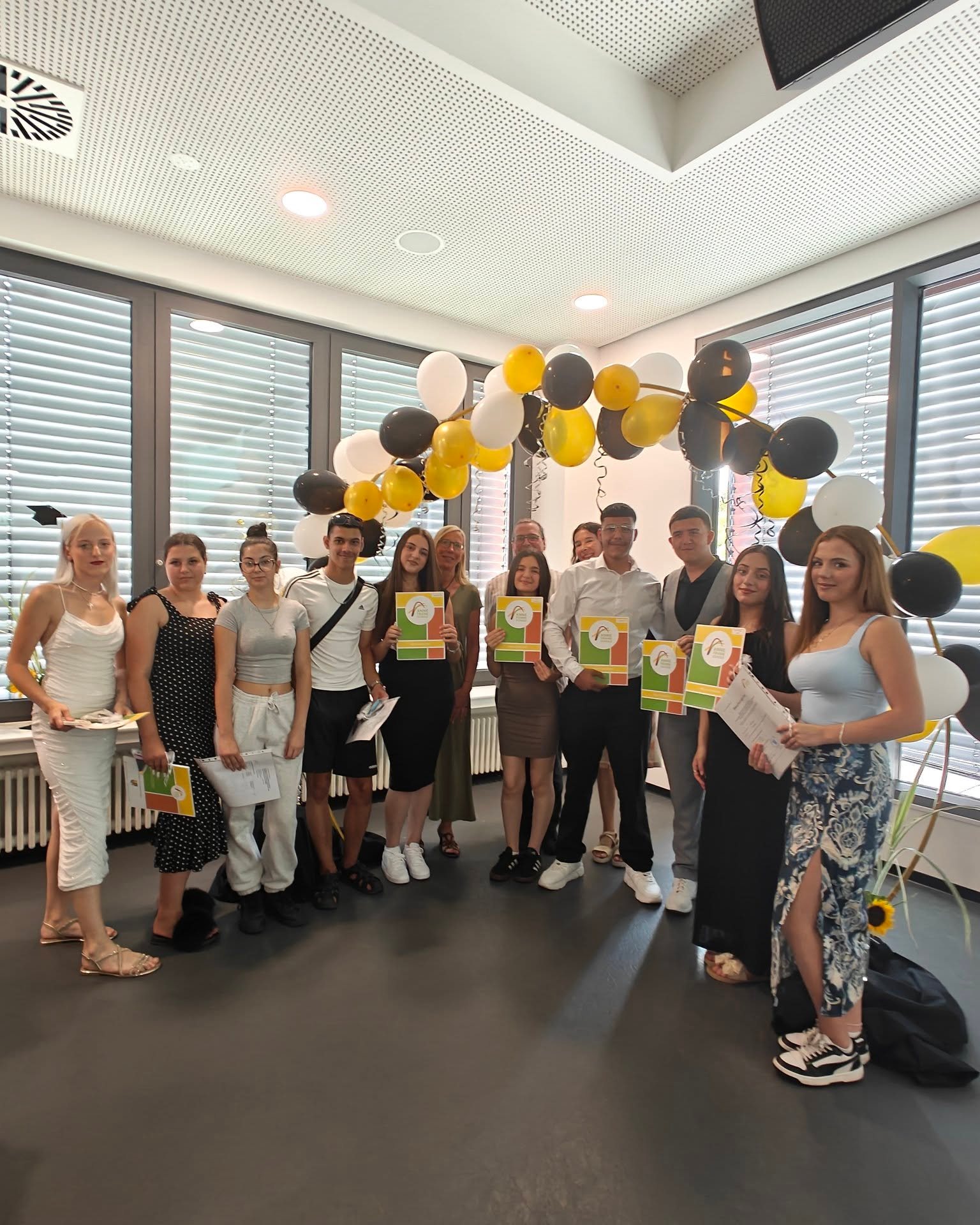 instagram post 🎓 Geschafft! Abschlussfei