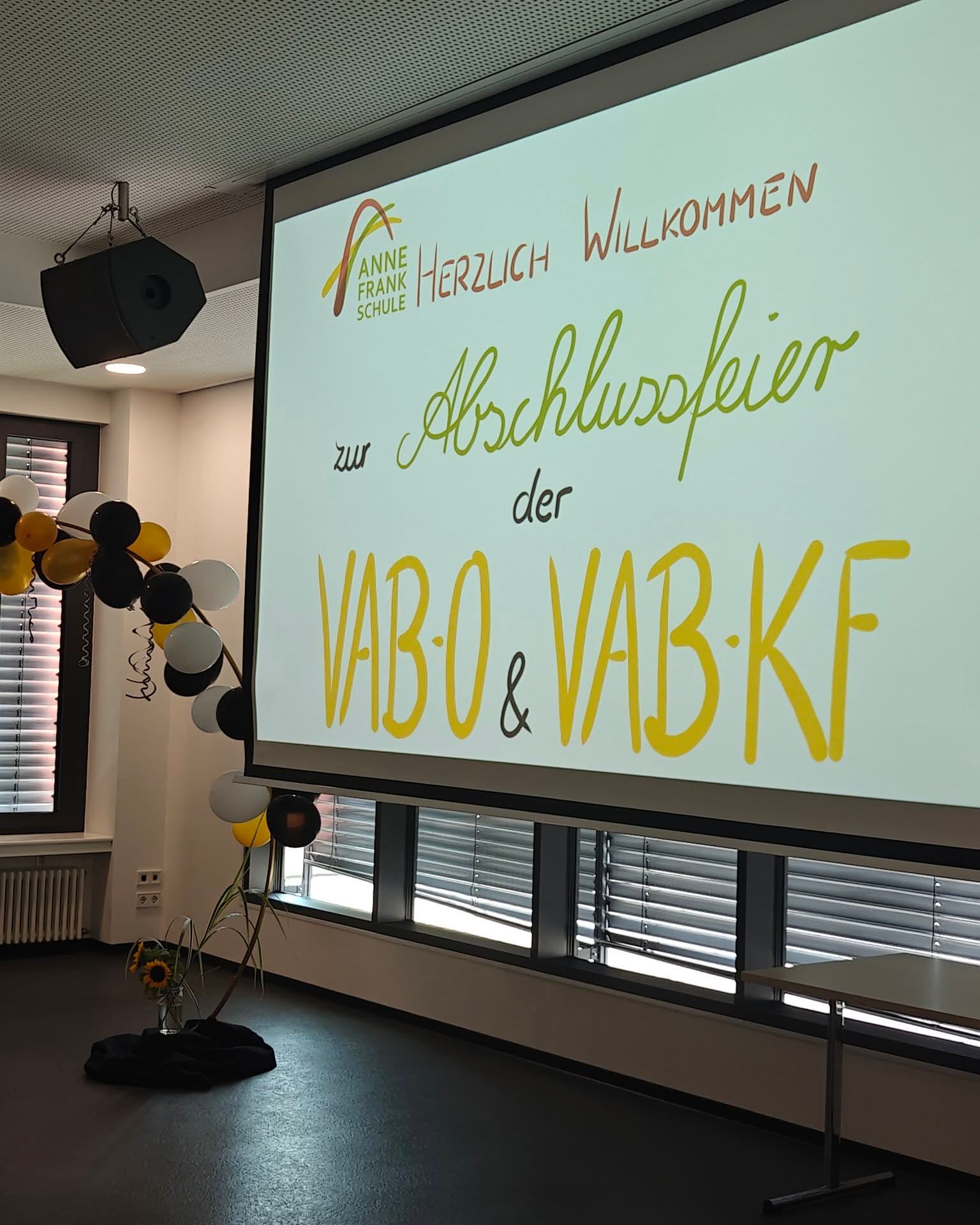instagram post 🎓 Geschafft! Abschlussfei