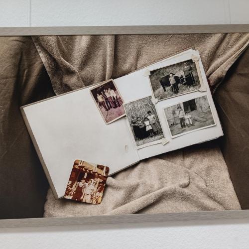 Album mit Fotos von Gastarbeiterfamilien