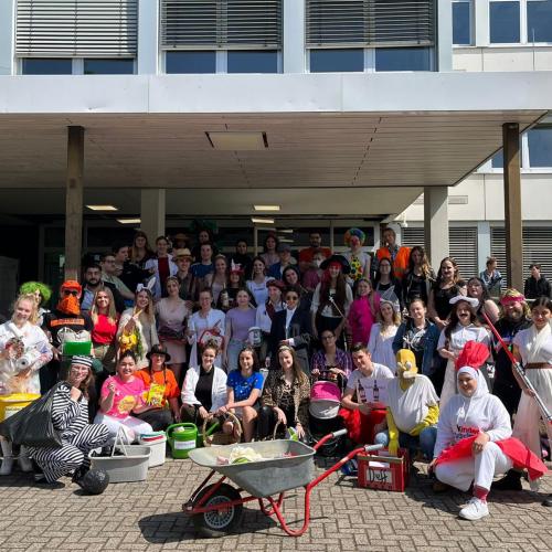 Anfangsbuchstabe und alles außer Rucksack