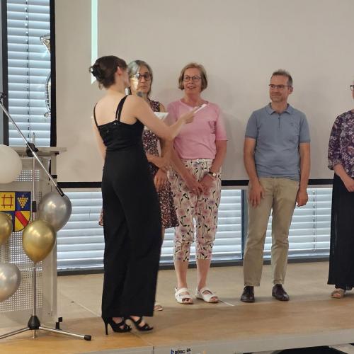 Zeugnisübergabe der Zweijährigen Berufsfachschule