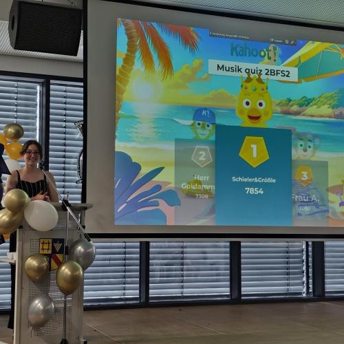 Zeugnisübergabe der Zweijährigen Berufsfachschule