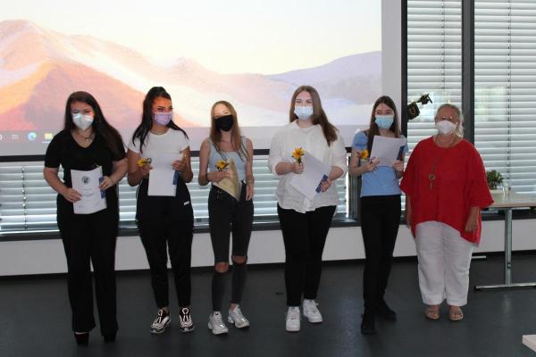 Klasse AV mit Klassenlehrerin Daniela Engling