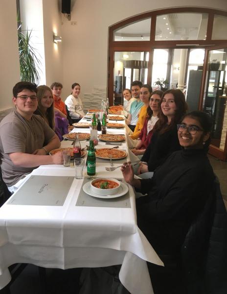 Italienischkurs beim Pizzaessen