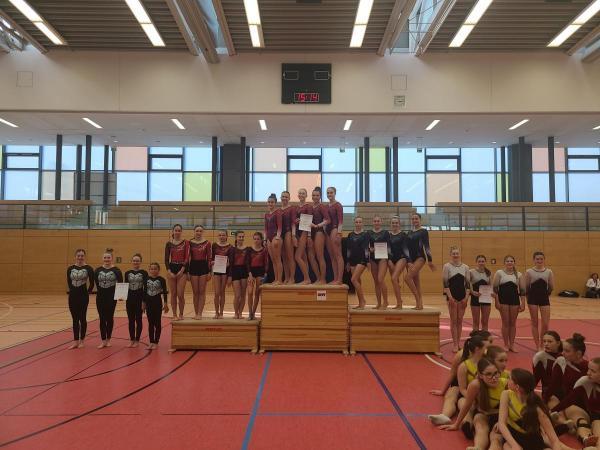 Unsere Turner-Mädels auf dem Podest