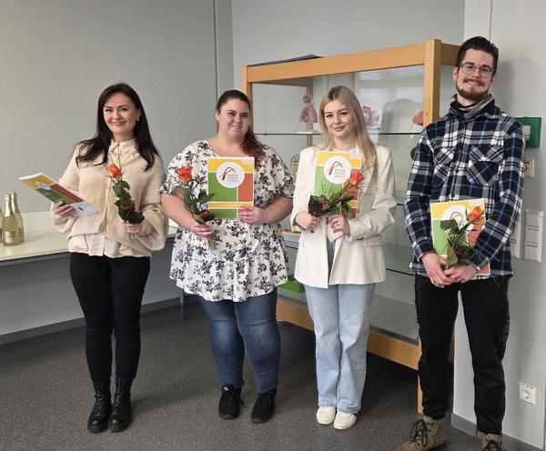 Die vier Pflegefachkräfte